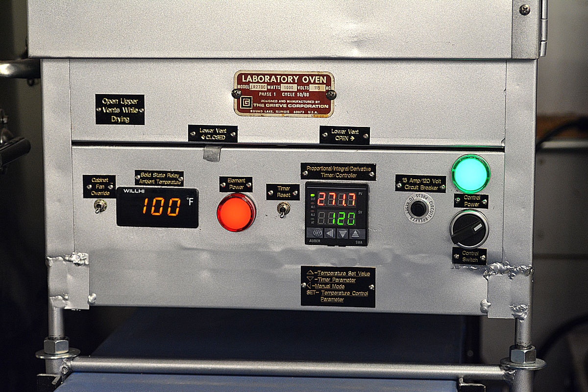 Drying/Tempering oven control panel, chassis. This is a specially modified laboratory oven with high accuracy controls