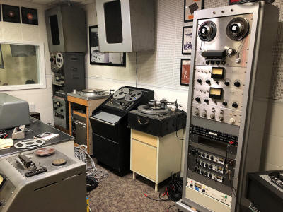 Early arrangement of the Control Room, Non-functional equipment
