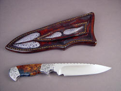 "Altair" reverse side view. Even sheath back has inlays of frog skin. Knife has very nice, clean lines.