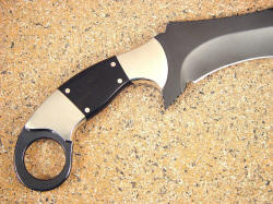 "Argiope" Combat professional knife: note deep finger quillons to protect hand, substantial finger ring