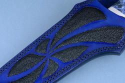 "Kadi" sheath front detail. Leather shoulder is heavy 9-10 oz. thick, hand-carved and inlaid with black rayskin.