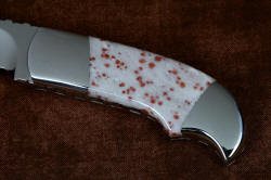 "Lacerta" fine handmade knife, obverse side handle detail. Handle has wide, flat pinch area on front bolster faces