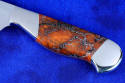 "Rebanador" Fine Custom Handmade knife, obverse side handle detail. Fit is precise and clean, high nickel-chromium stainless steel bolsters are zero care stainless steel