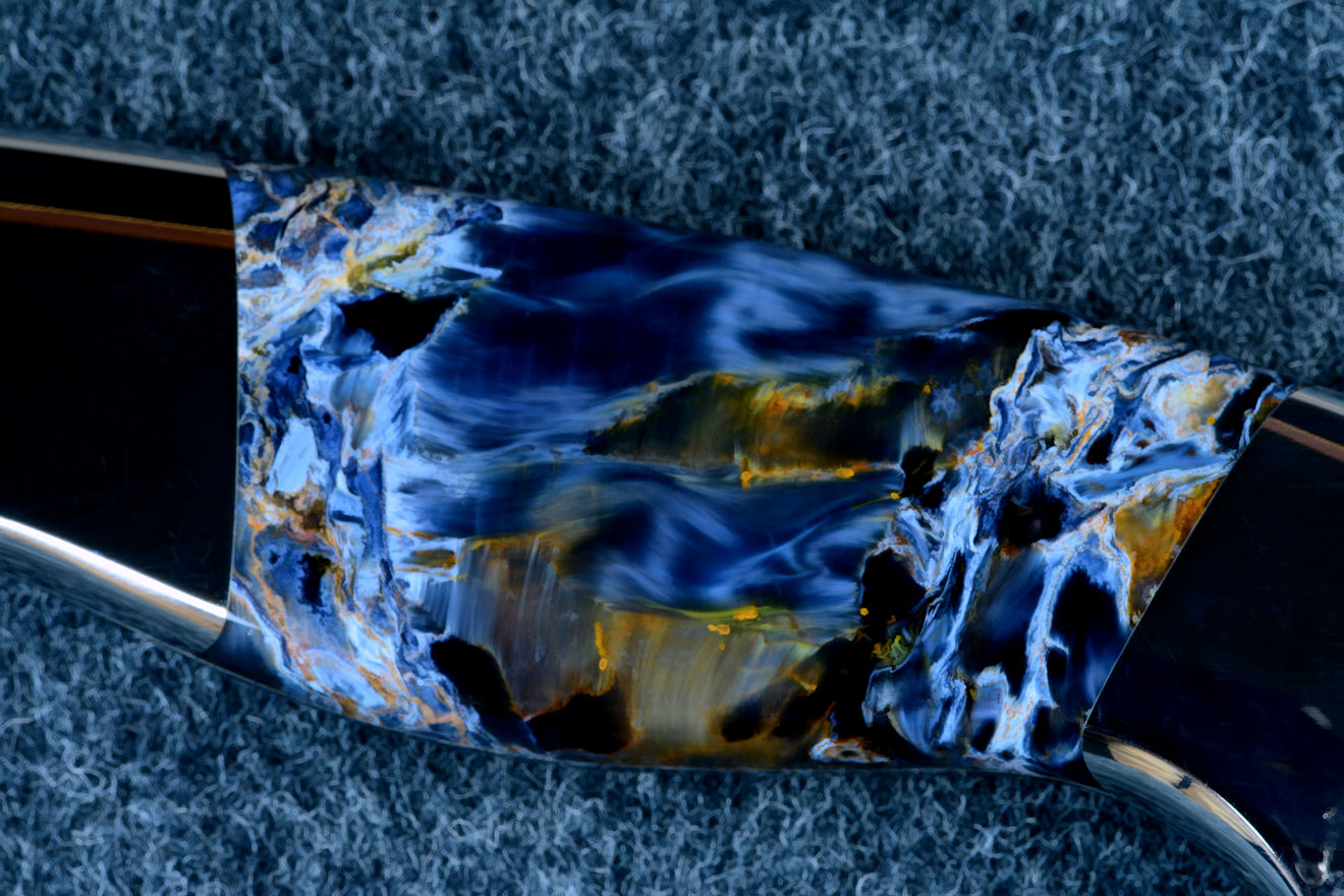 "Corvus" pietersite gemstone handle without reflector