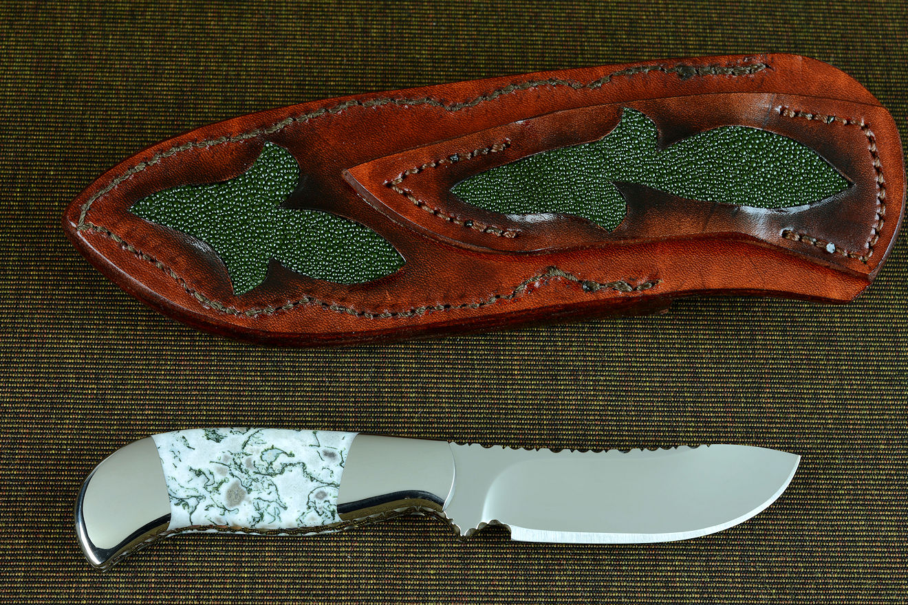"Menkar" reverse side view in CPM154CM powder metal technology tool steel blade, 304 stainless steel bolsters, Dendritic Agate gemstone handle, hand-carved, hand-dyed leather sheath inlaid with green rayskin