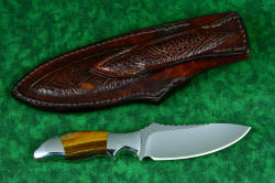 "Arcas" fine custom handmade knife, reverse side view. Sheath back has inlays of bison skin in back and in belt loop