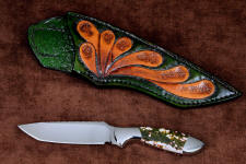 "Kita" obverse side view in 440C high chromium martenstic stainless steel, cryogenic treatment, 304 stainless steel bolsters, Ocean Jasper gemstone handle, hand-carved, hand-dyed leather sheath