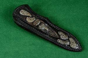 "Zosma" knife sheath back view in T3 deep cryogenically treated 440C high chromium martensitic stainless steel blade, 304 stainless steel bolsters, Texas Moss Agate gemstone handle, sheath in leather shoulder inlaid with frog skin, nylon stitching