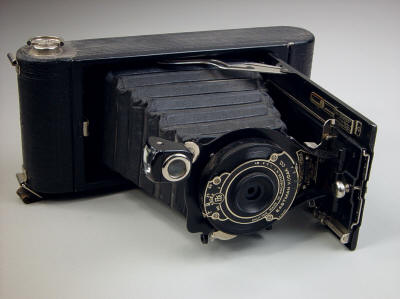 Eastman Kodak Co. No. 1a Pocket Camera with Kodex shutter, c. 1930, 2.25" x 4.25" (6.5 x 11 cm) film size (Type 116) 
